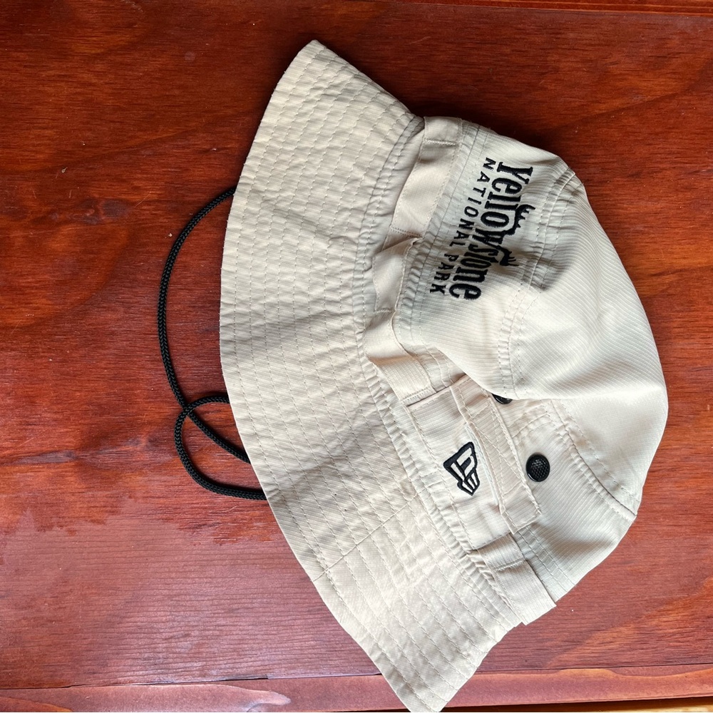 Beige Bucket Hat with Yellowstone National Park Logo